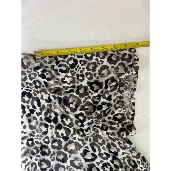 Rose + Olive Women's Size 3X Cheetah Print Blouse Black White Stretch Soft Chic - Picture 9 of 10